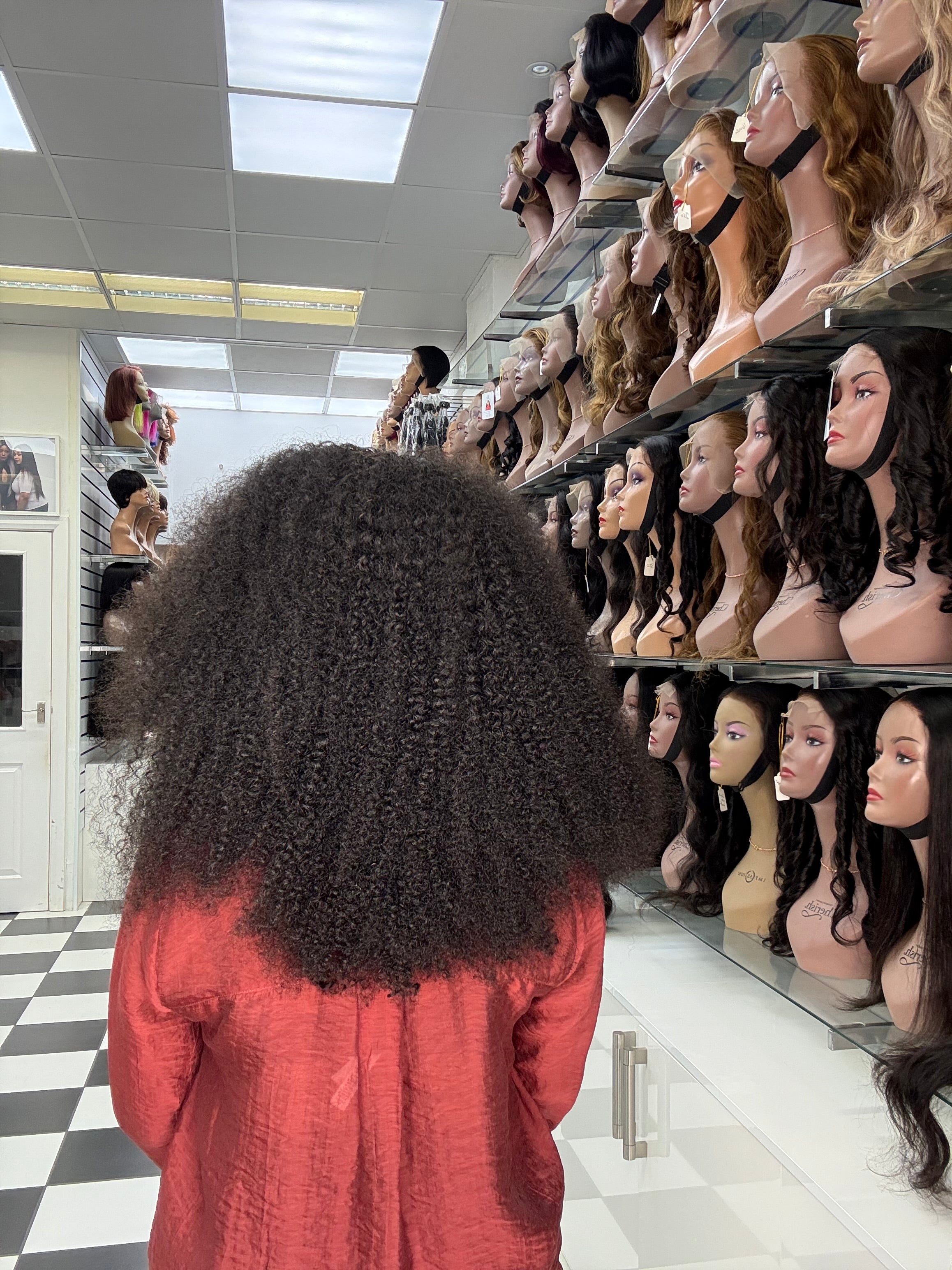 KINKY CURLY